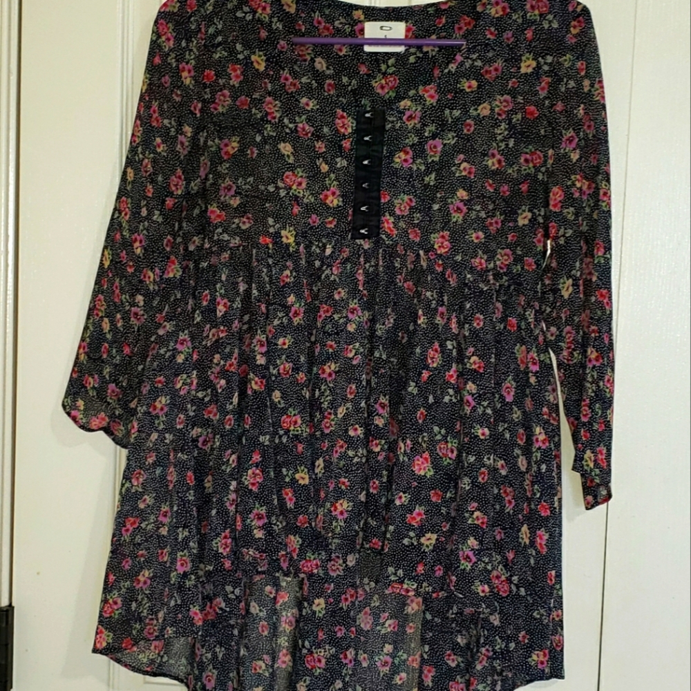 Pins and Needles Floral Top Size small